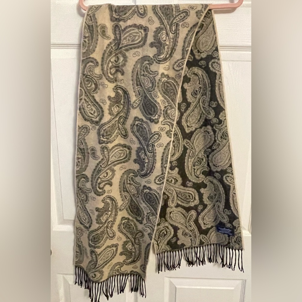 Charming Charlie Black and Gray Patterned Scarf